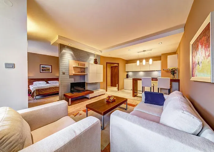 Aparthotel St Trifon Guests